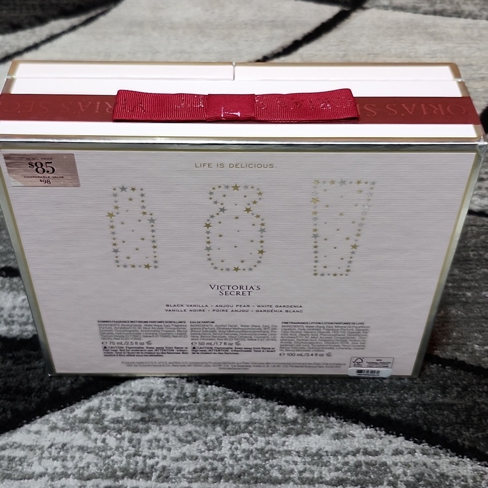 VS TEASE LUXE 3-PIECE FRAGRANCE GIFT SET PRICE FIRM - Picture 8 of 14